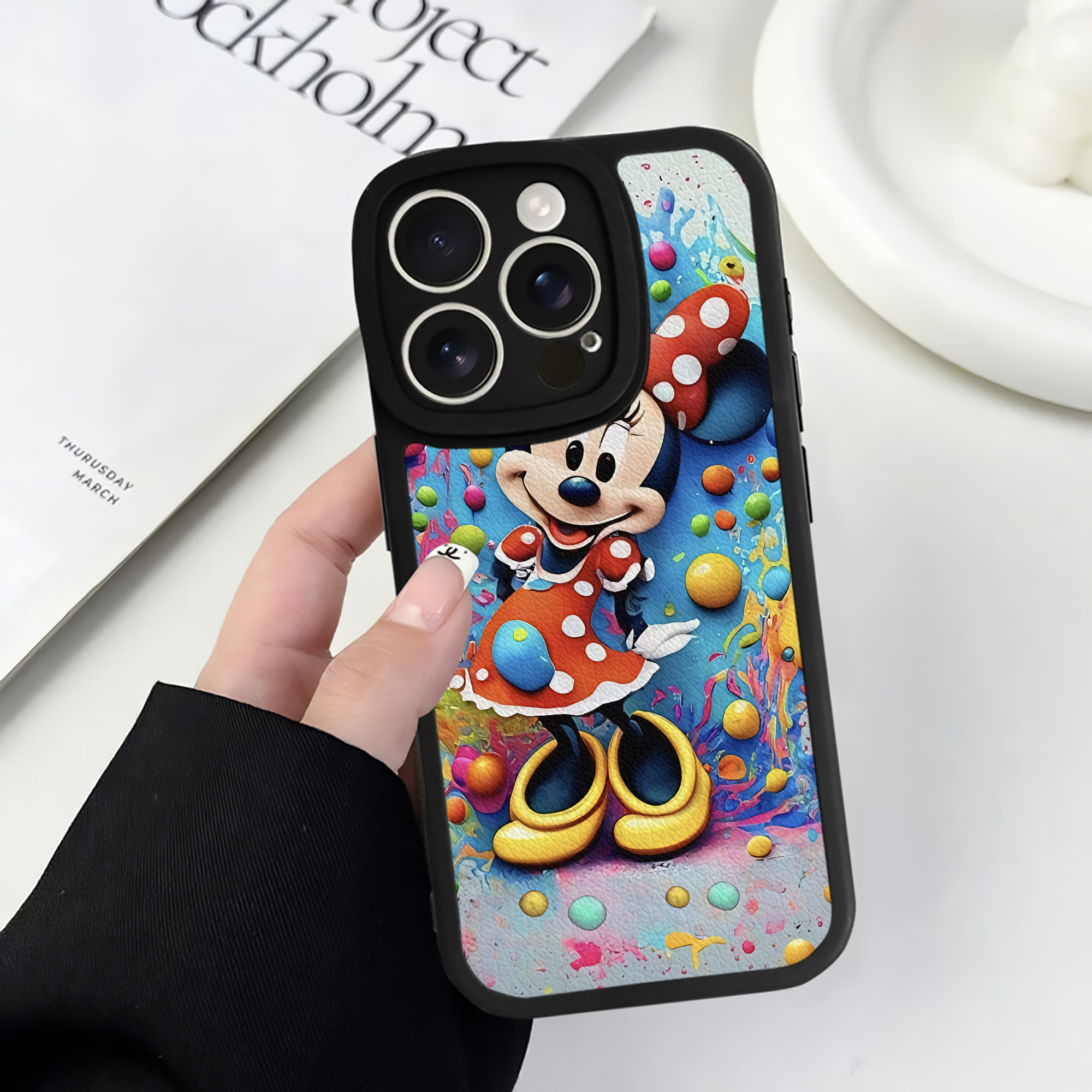 （画像用） ミッキーマウス Mickey Mouse 【iPhone 16シリーズ対応】シリコンスマホケース（レザー調） 材質：シリコン